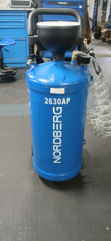 Установка для раздачи масла пневматическая, 30 л, синяя NORDBERG 2630AP RM 1058 S/N 260190291264